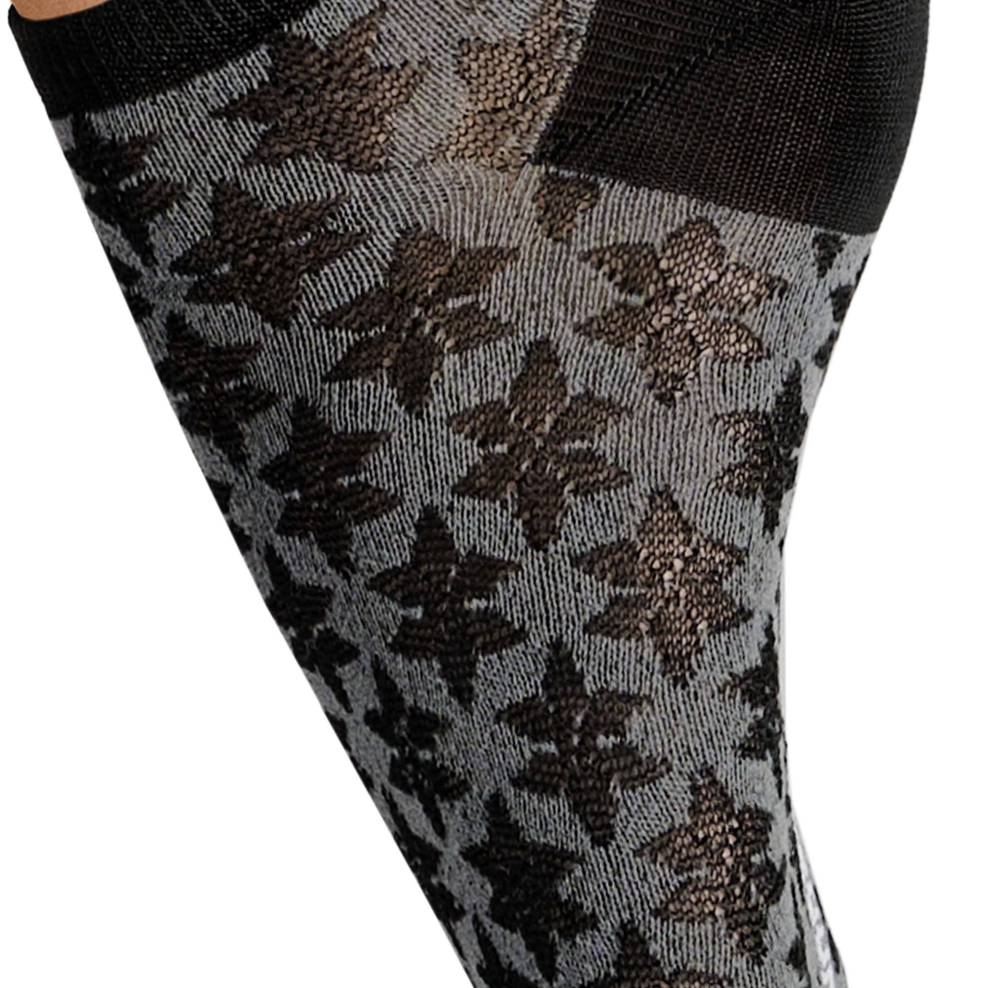 hudson-bloom-sneaker-socken-damen-schwarz-mit-bl-tenmuster image 2