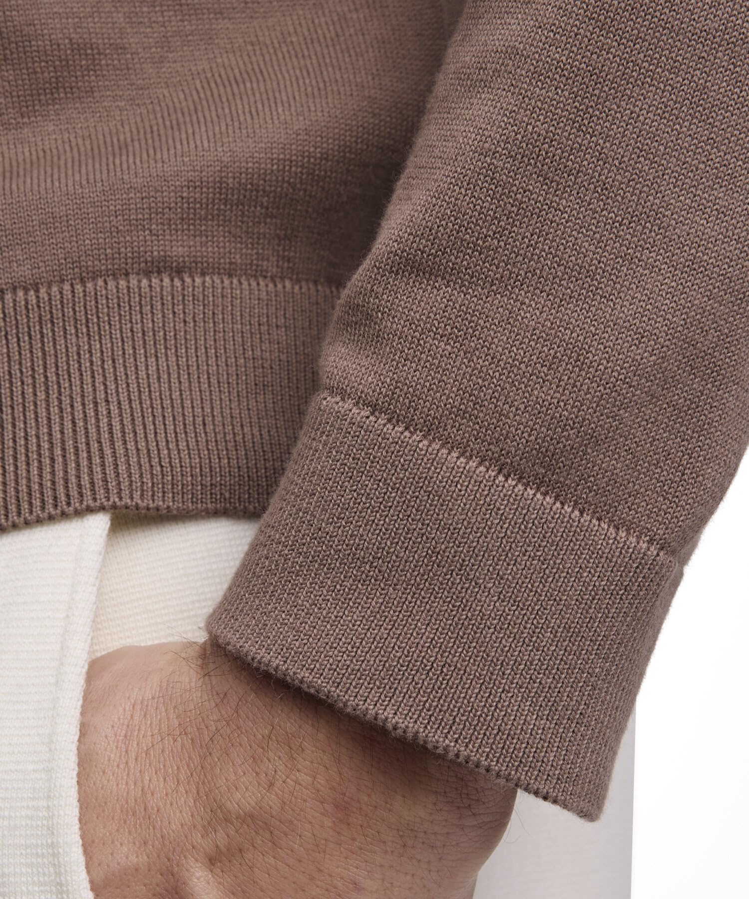 falke-cotton-knit-pullover-bio-baumwolle-v-ausschnitt image 5