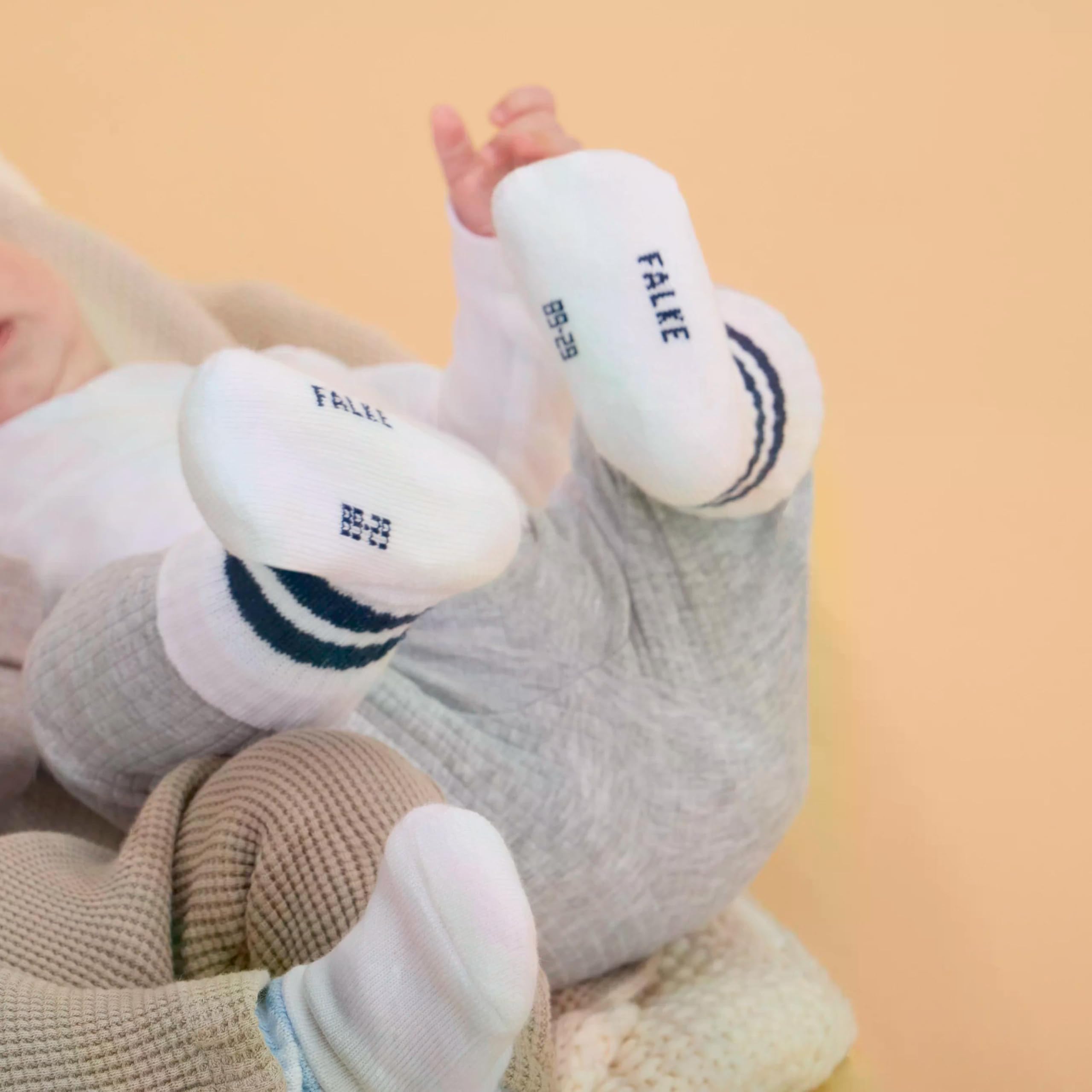 falke-baby-dynamic-babysocken-baumwolle-wei image 3